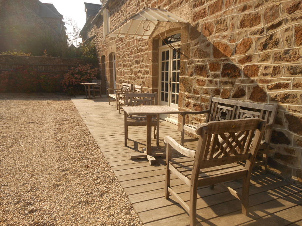 Le Jardin A Mordreuc Bed & Breakfast Pleudihen-sur-Rance Exterior foto